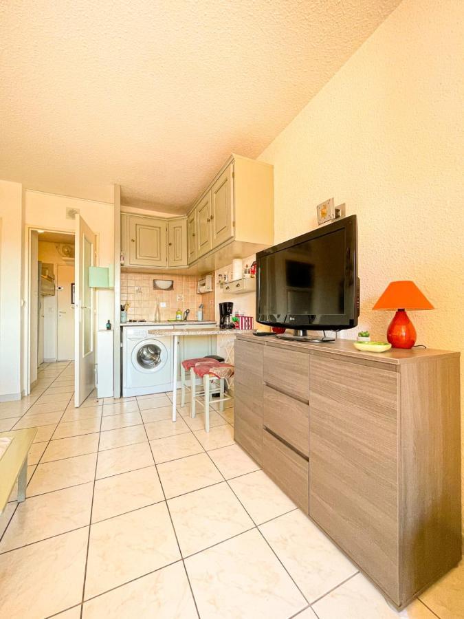 Bright Apartment With Pool Fréjus Dış mekan fotoğraf